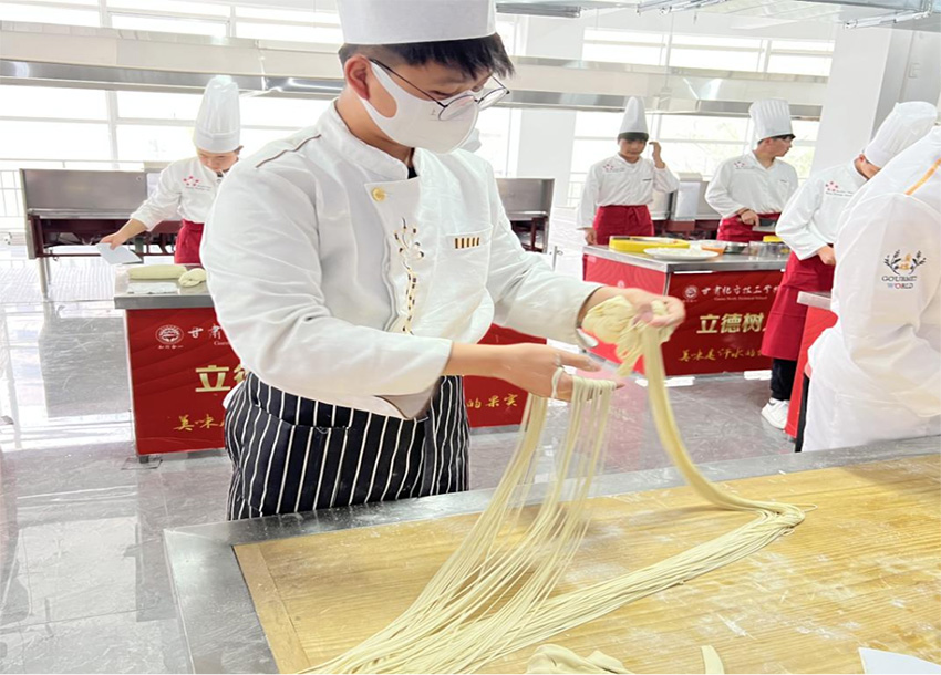 甘肃中职学校的中式烹调师的职业定义有哪些？